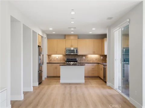MLS: OC26203088