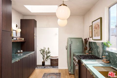 Photo of 818 Palms Boulevard, Venice, CA 90291 (MLS # 26642391)