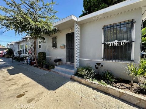 Photo of 309 E Louise St, Long Beach, CA 90805 (MLS # PW25241681)