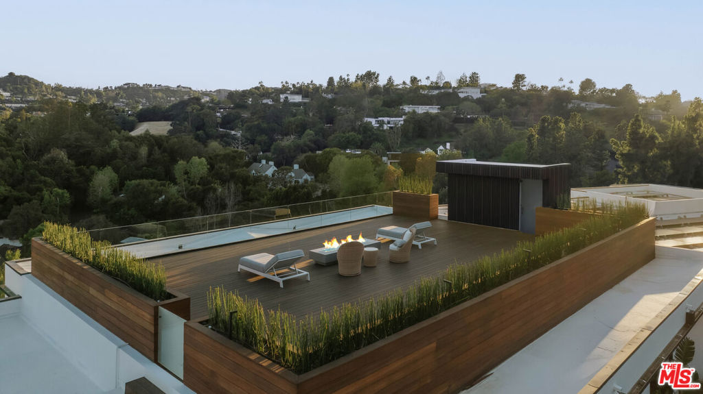 15834 High Knoll Road