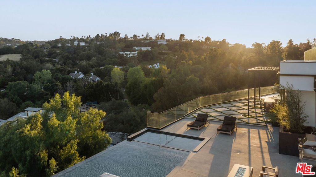 15834 High Knoll Road