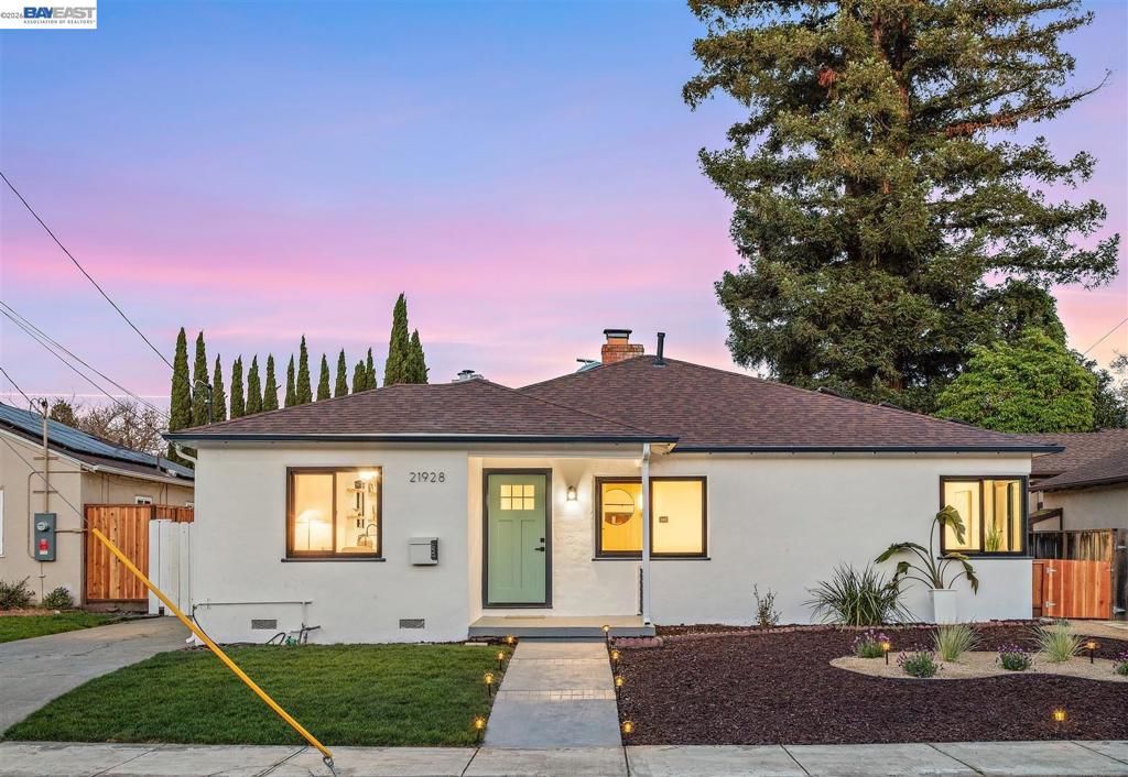 Photo of 21928 Baywood Ave Ave, Castro Valley, CA 94546 (MLS # 41127427)