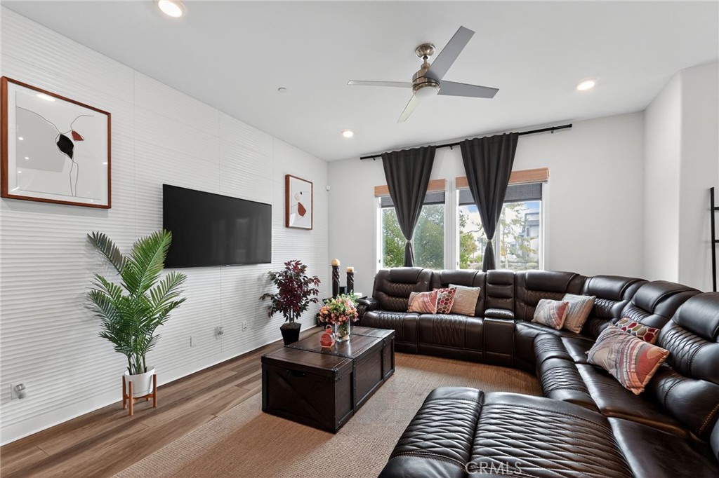 Element (ELEM5P) - Residential Lease