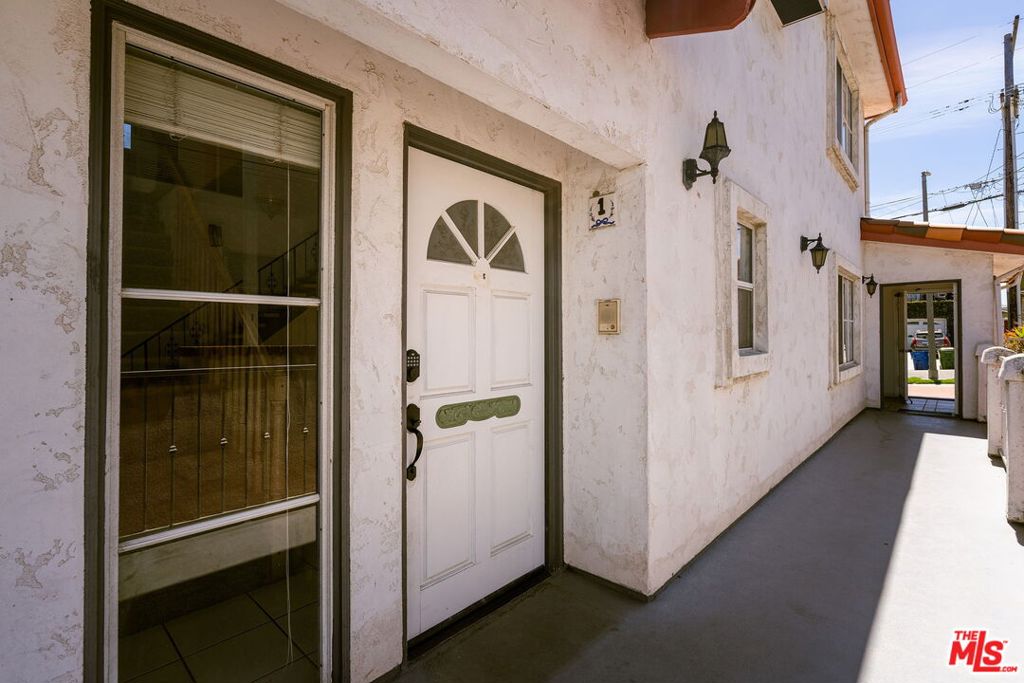 1252 W 22nd Street 1