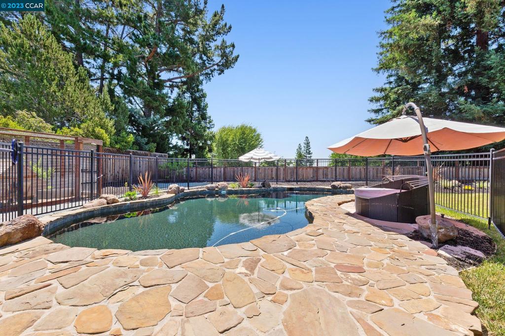 LEANDER HILLS - Residential