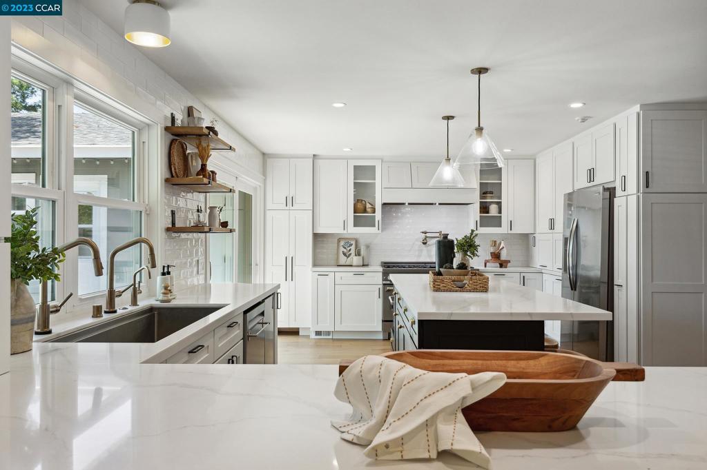 LEANDER HILLS - Residential