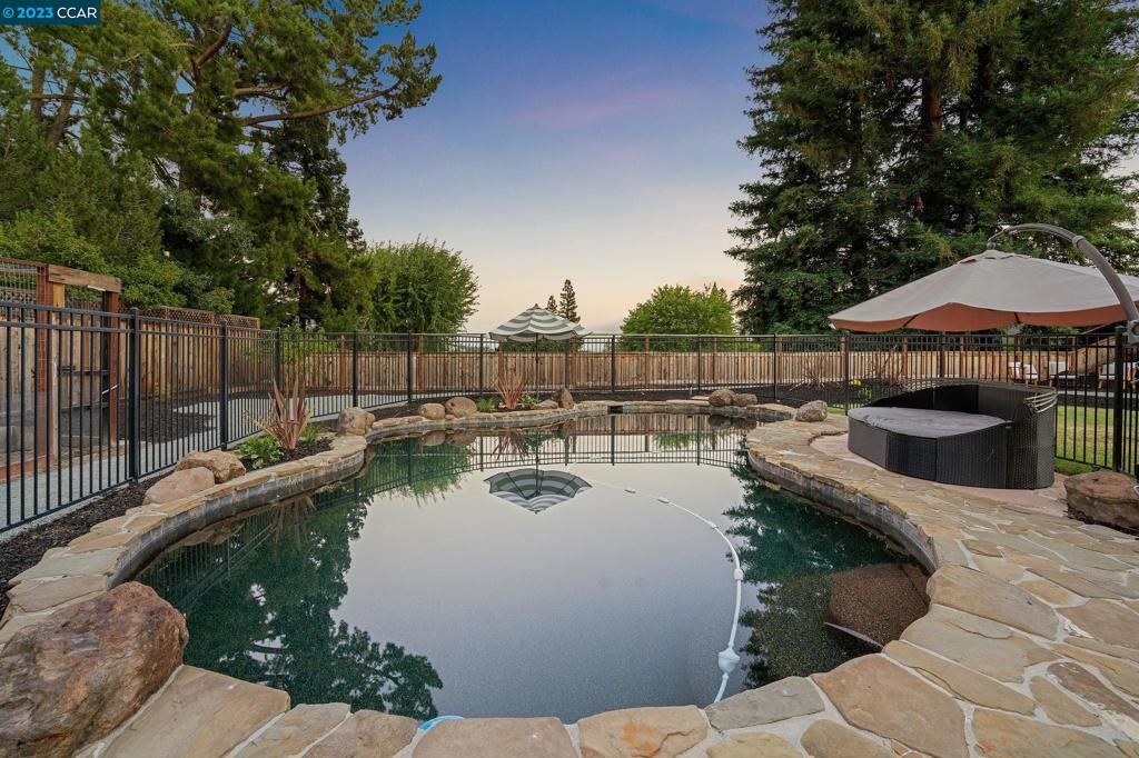 LEANDER HILLS - Residential