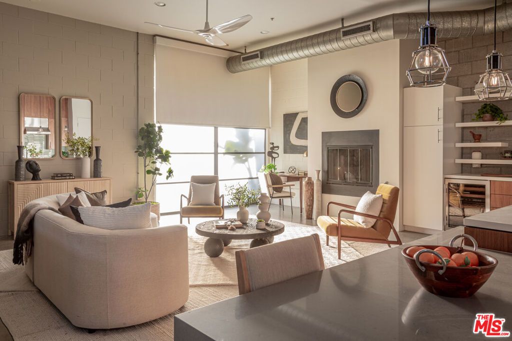 Photo of 1534 17th Street #105, Santa Monica, CA 90404 (MLS # 26647973)