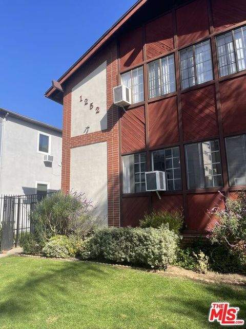 Photo of 1252 Barry Avenue #6, Los Angeles, CA 90025 (MLS # 26648755)