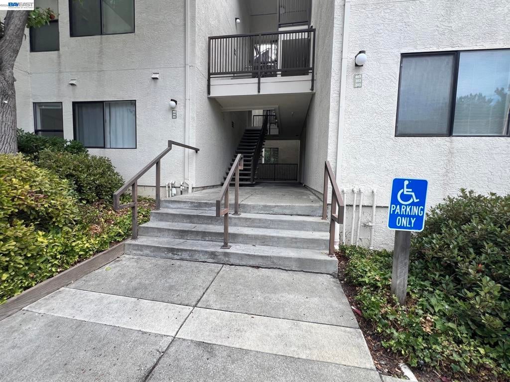 21239 Gary Dr Dr