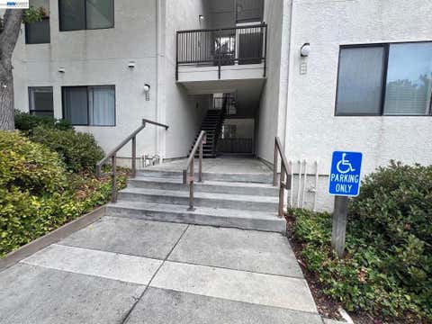Photo of 21239 Gary Dr Dr #202E, Hayward, CA 94546 (MLS # 41146432)