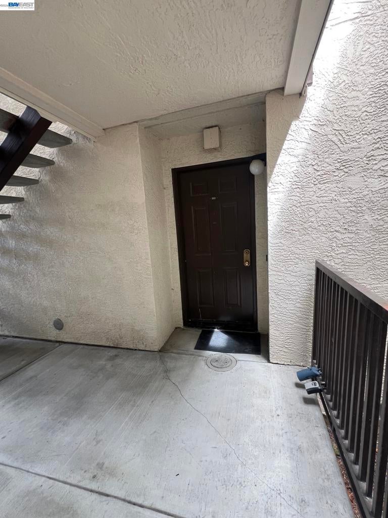 21239 Gary Dr Dr 202E, Hayward CA 94546