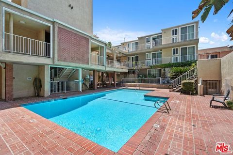 Tiny photo for 4610 Densmore Avenue #105, Encino, CA 91436 (MLS # 25602011)