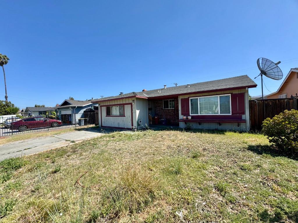 1486 Adrian Way