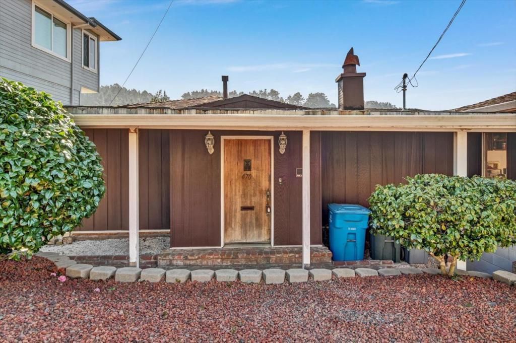 Photo of 470 Pacific Avenue, Pacifica, CA 94044 (MLS # ML82034170)