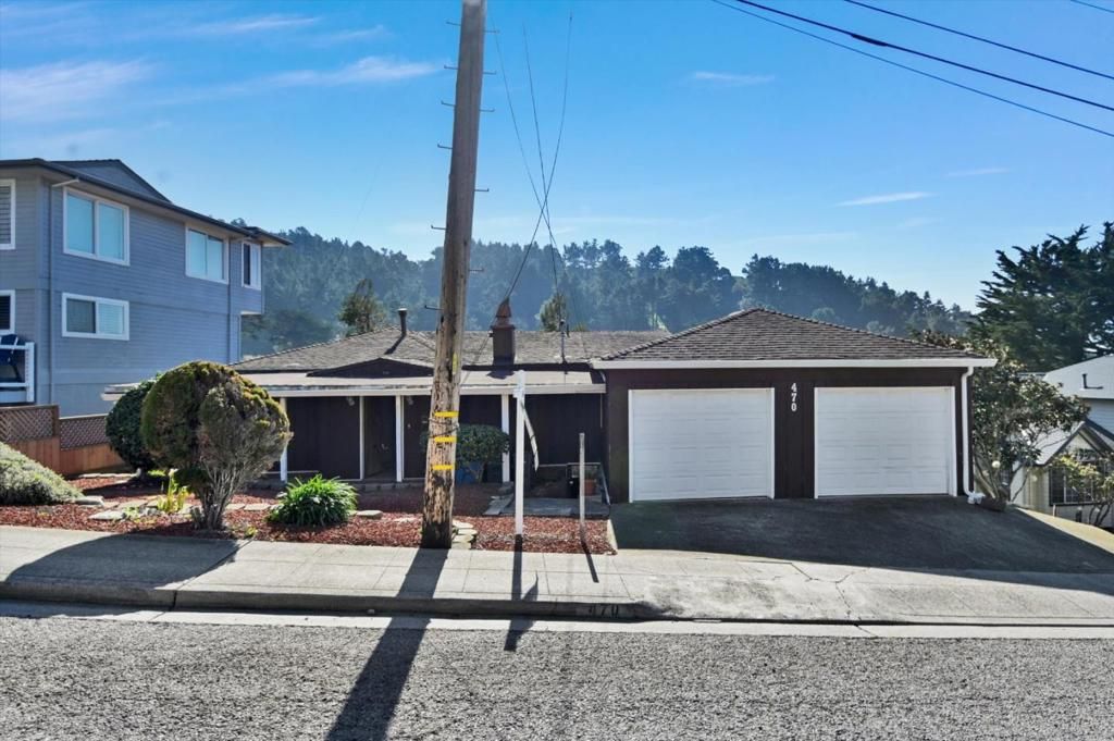 Photo of 470 Pacific Avenue, Pacifica, CA 94044 (MLS # ML82034170)