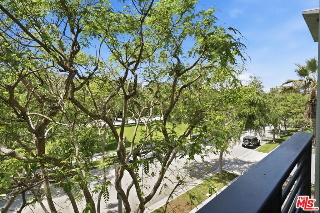 Photo of 6400 Crescent Parkway #301, Playa Vista, CA 90094 (MLS # 26731609)