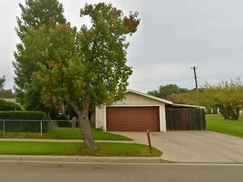 Photo of 377 W Alluvial Avenue, Pinedale, CA 93650 (MLS # ML82039489)