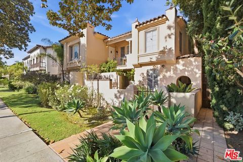 Photo of 1232 Smithwood Drive, Los Angeles, CA 90035 (MLS # 26754317)