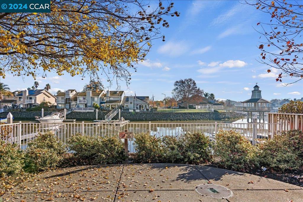 247 Heron Dr