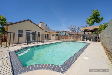 Photo of 44148 Dahlia Street, Lancaster, CA 93535 (MLS # SR26101575)
