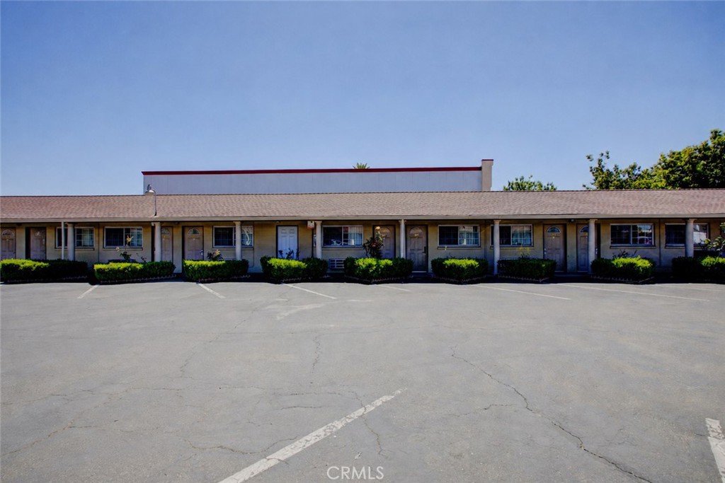 1439 W 16th