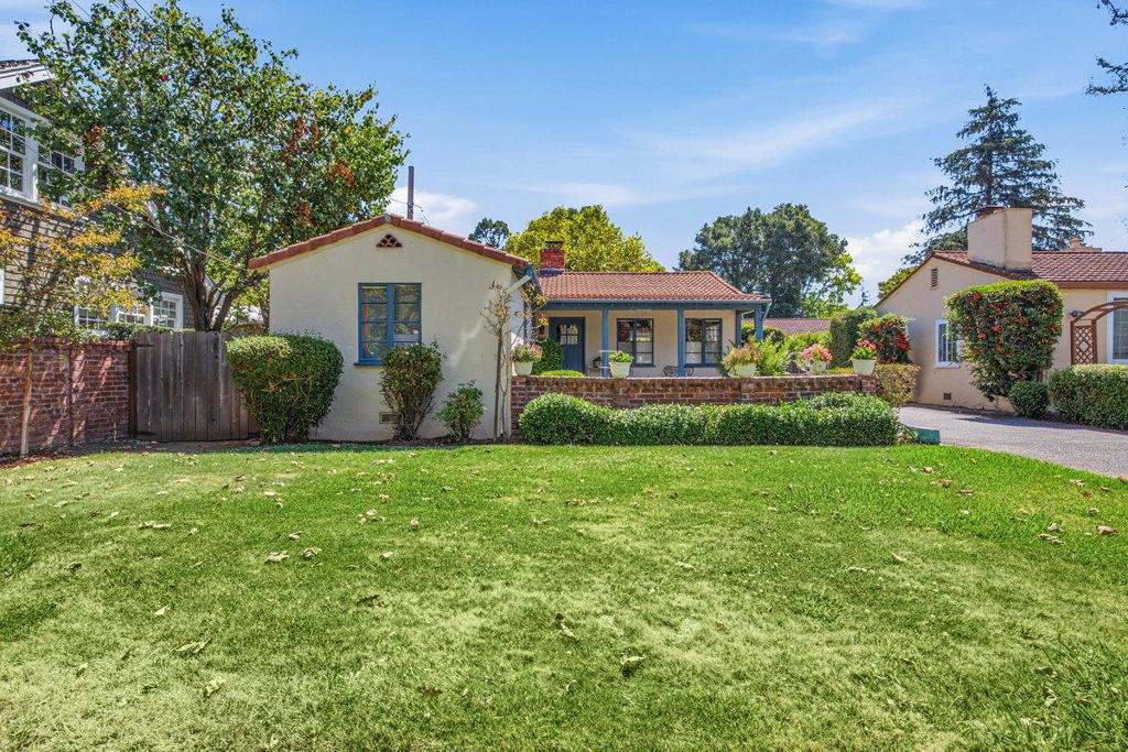 834836 Addison Avenue