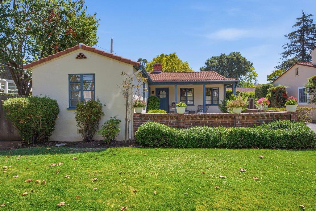 834836 Addison Avenue