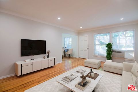 Photo of 8563 Holloway Drive #3/4, West Hollywood, CA 90069 (MLS # 26640773)