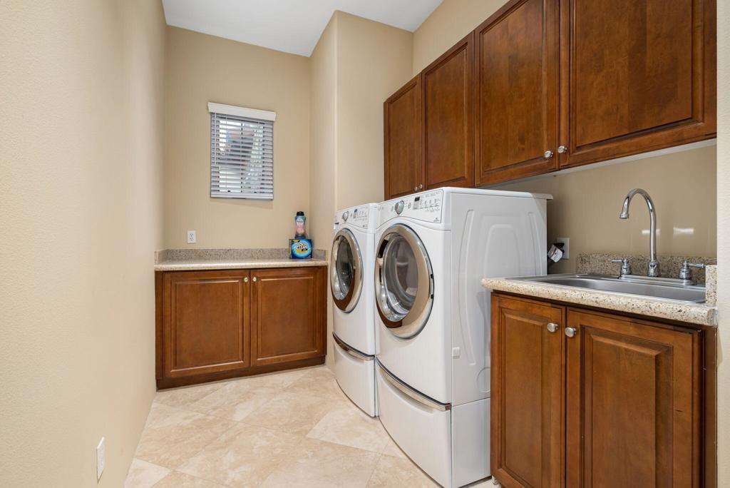 The Palms - Residential