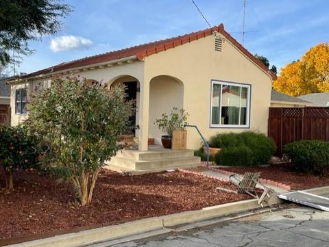 Photo of 935 Di Giulio Court, Santa Clara, CA 95050 (MLS # ML82046304)