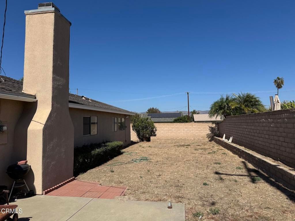 Photo of 952 Moffat Circle, Simi Valley, CA 93065 (MLS # V1-32775)