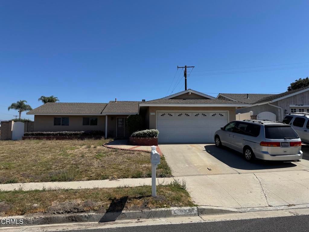 Photo of 952 Moffat Circle, Simi Valley, CA 93065 (MLS # V1-32775)