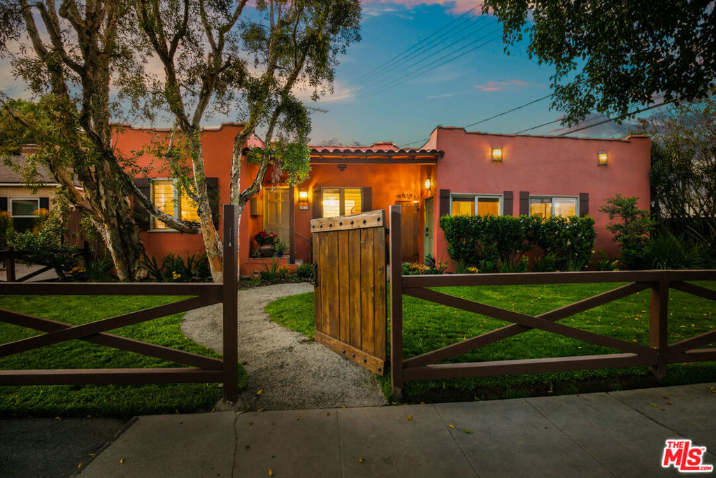 La Casa is a stunning, meticulously clean, authentic Spanish gem (built in 1924) boasting great light in every room, hardwood floors, smooth ceilings, crown molding, washer and dryer on premises and a large kitchen with refrigerator, stove/oven, microwave, lots of counter space and in-kitchen dining area. Other features include formal dining, a designer bathroom with custom tile bath & shower, a zen-like courtyard, and a cozy front porch with perfect shade from a mature front yard tree. This is a truly prime location only minutes from Universal Studios, Universal Amphitheater concert venue & City Walk, Grauman's Chinese Theater, the Walk of Fame, Kodak Theater, Hollywood Bowl, L.A. Zoo, Griffith Observatory, Hollywood Sign, The Beverly Center, etc. Washer & dryer on premises. Please note that there are also two studios on the premises, but there are no common walls, and no one above or below the main house. The house is being delivered unfurnished; the photos are from when it was a vacation rental.