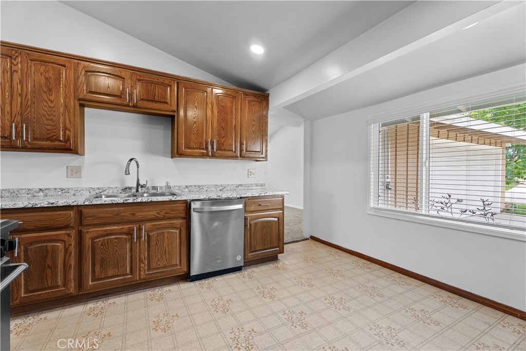 6621 TILLAMOOK Avenue