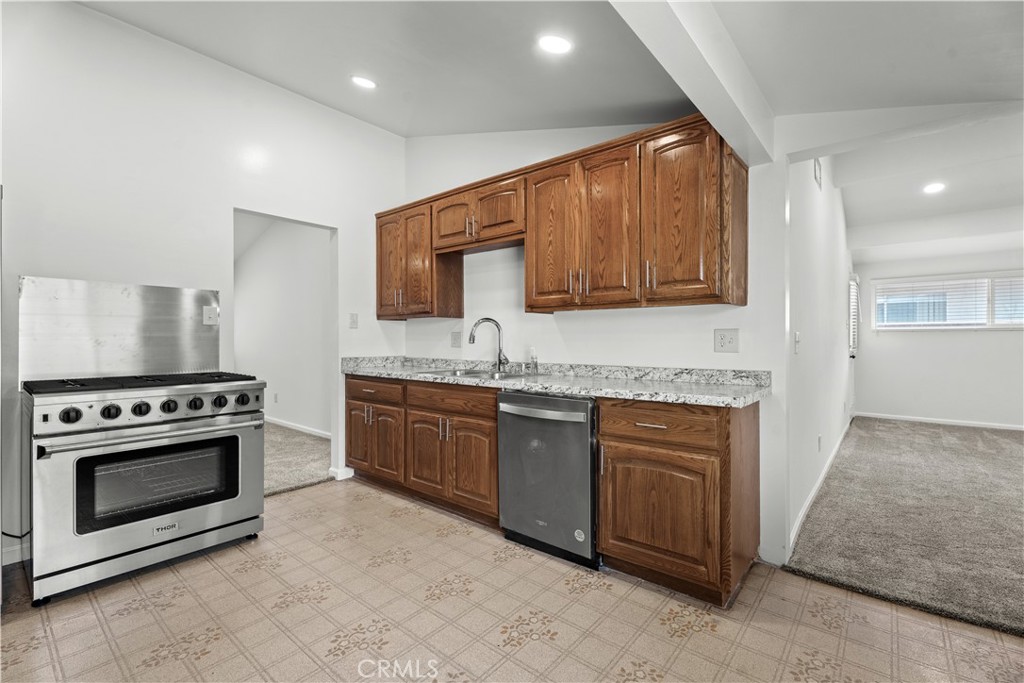 6621 TILLAMOOK Avenue