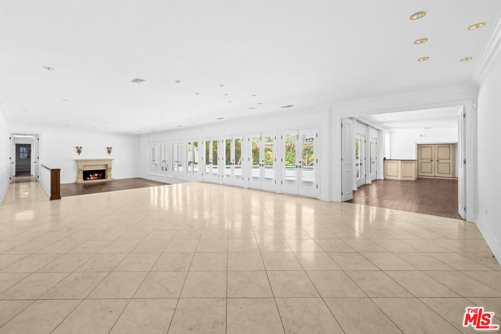 716 N Beverly Drive