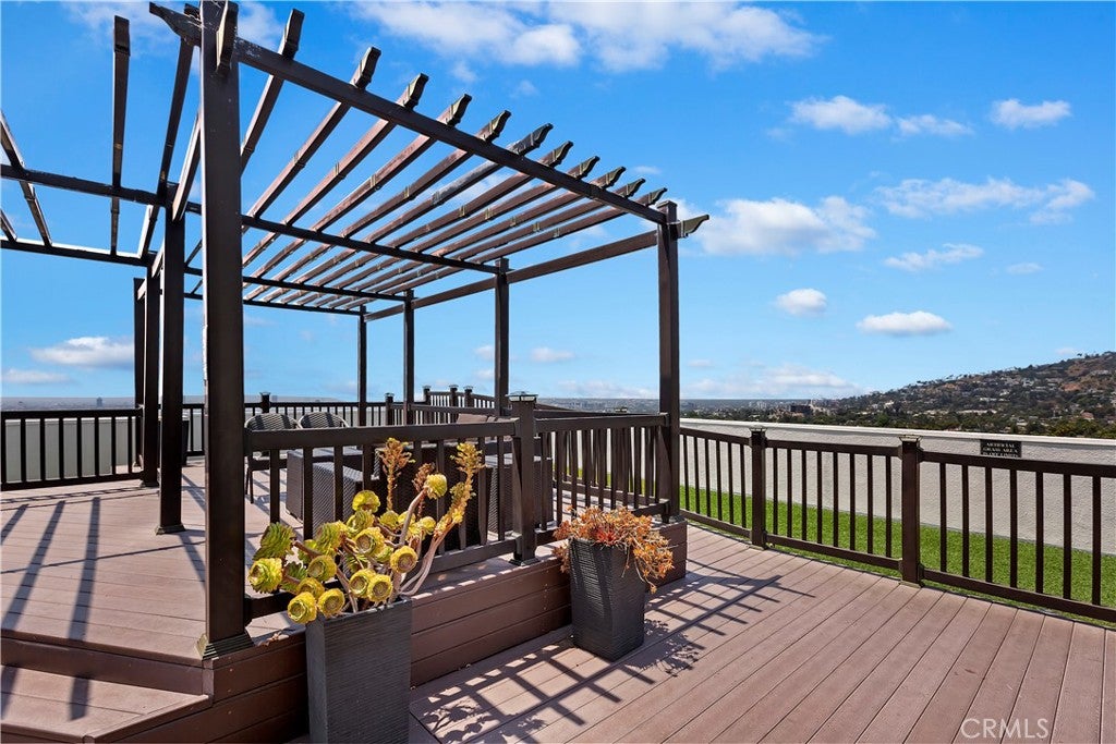 7250 Franklin Avenue 506, Los Angeles CA 90046