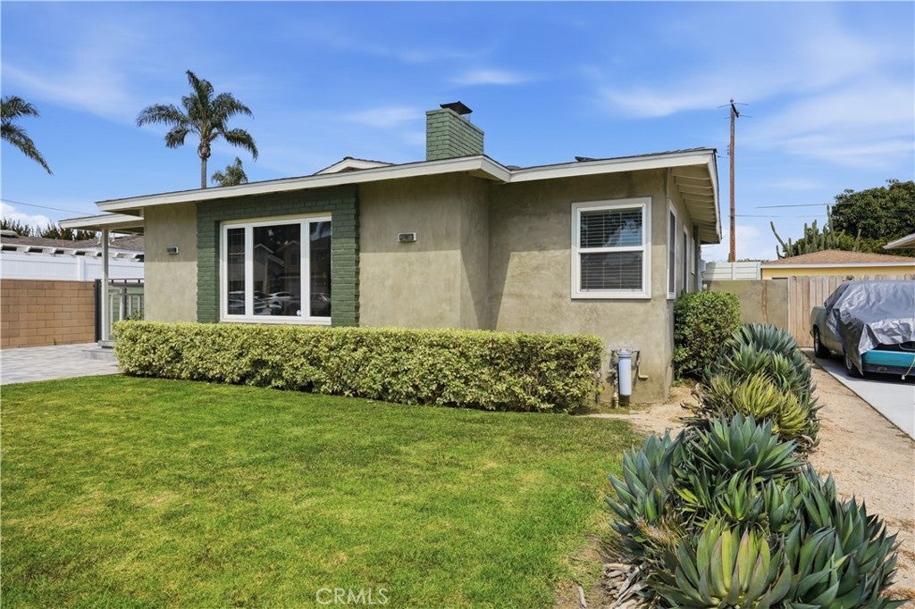 2215 N Spurgeon