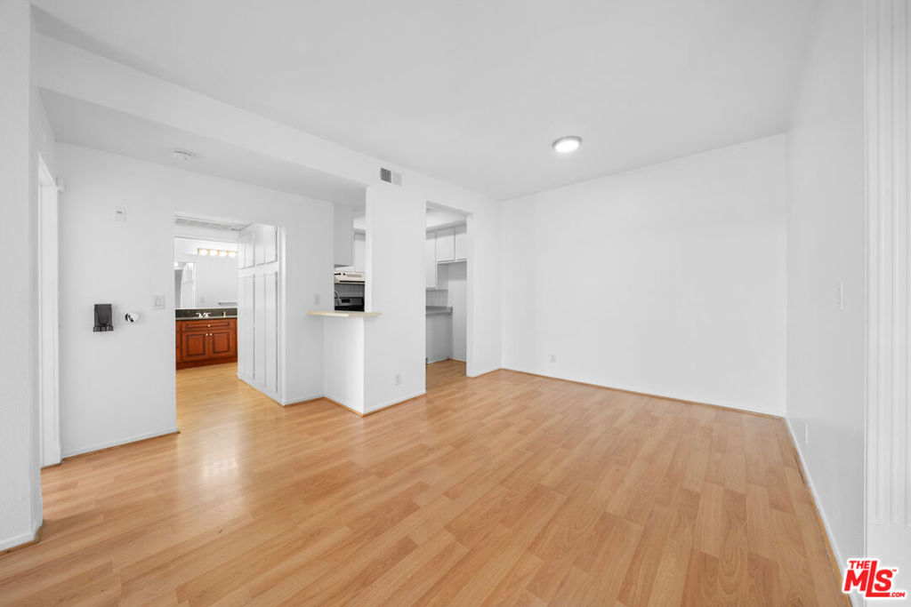 533 S St Andrews Place 203
