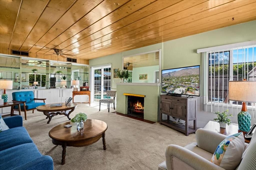 Photo of 572 N Calle Marcus, Palm Springs, CA 92262 (MLS # 219136403DA)