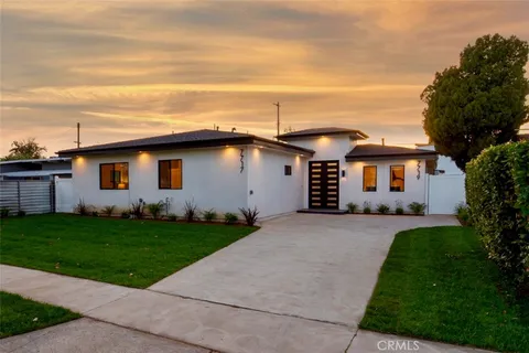 7717 Jamieson Avenue, Reseda, CA 91335 - MLS#: SR25076894