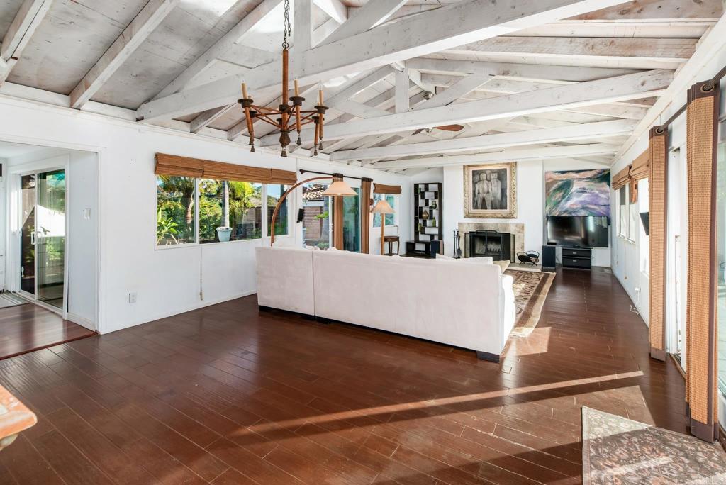 1386 Tennis Club Drive