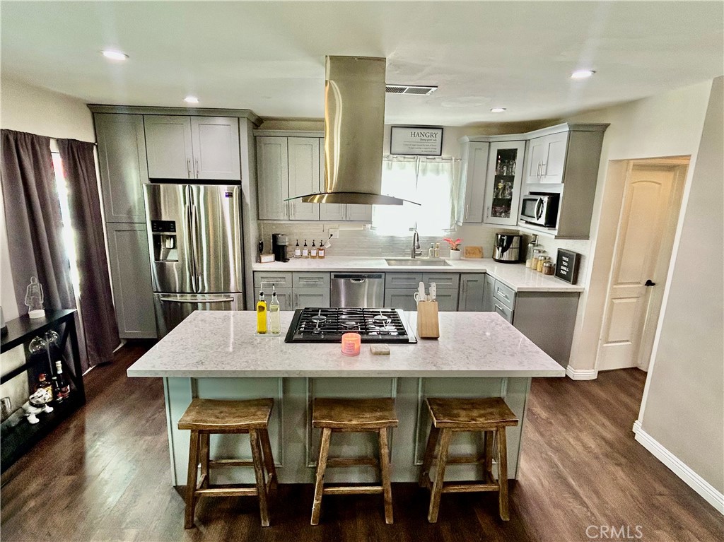 205 E Cypress