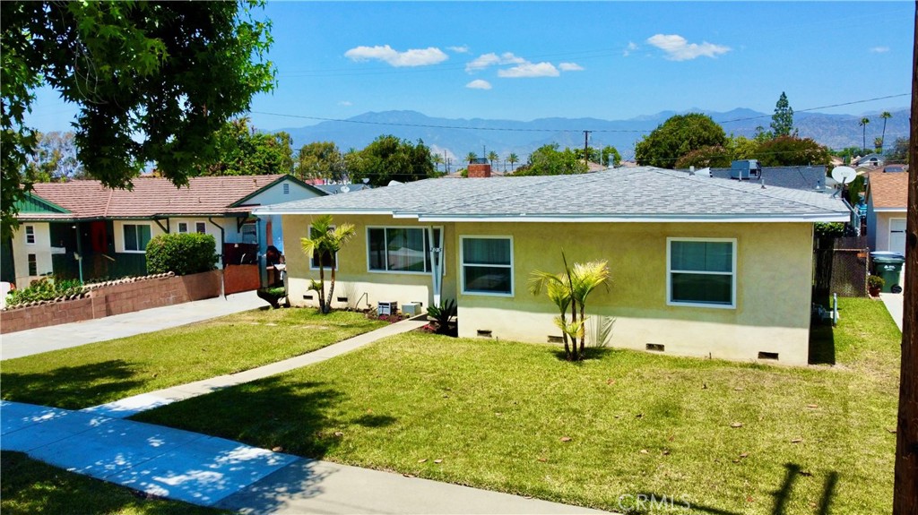 205 E Cypress