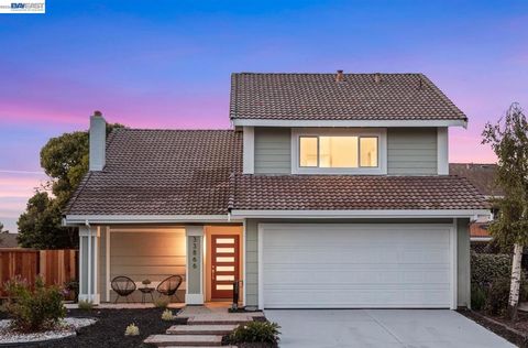 Photo of 33866 Juliet Cir CIR, Fremont, CA 94555 (MLS # 41133576)