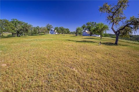 Tiny photo for 930 Windwood Road, Paso Robles, CA 93446 (MLS # NS25081081)