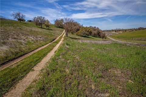 Tiny photo for 930 Windwood Road, Paso Robles, CA 93446 (MLS # NS25081081)