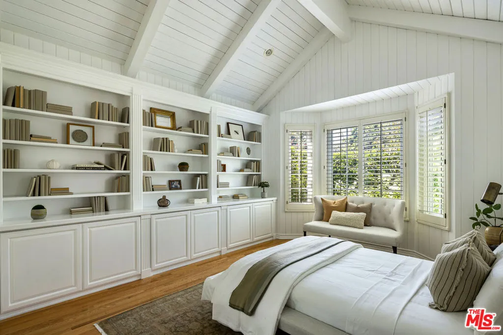 Los Angeles, California 90049, United States, 3 Bedrooms Bedrooms, ,3 BathroomsBathrooms,Residential,Pending,183928