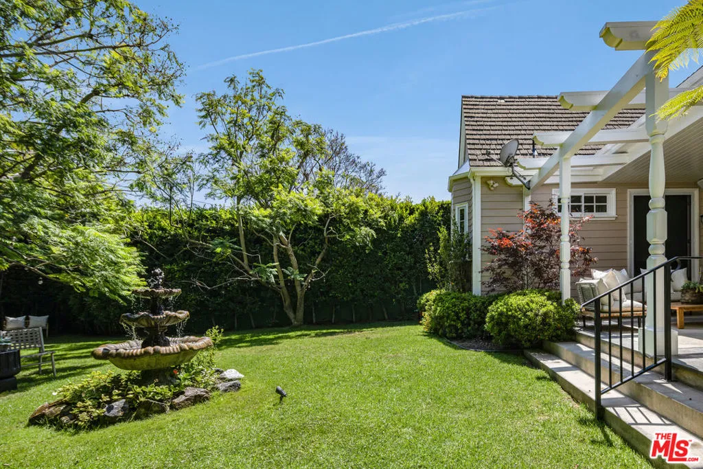 Los Angeles, California 90049, United States, 3 Bedrooms Bedrooms, ,3 BathroomsBathrooms,Residential,Pending,183928